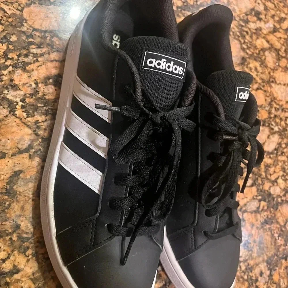 Blk Adidas Shoes - Picture 9 of 14